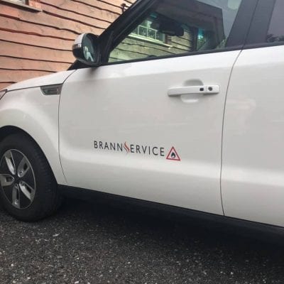 Bil fra brannvernservice as